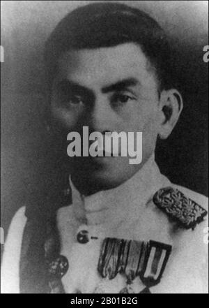 Thailand: Konteradmiral Thawal Thamrong Navaswadhi (21. November 1901 - 3. Dezember 1988), ebenfalls geschrieben Thawan Thamrongnawasawat, 8. Premierminister von Thailand (r. 1946-1947), c. 1950s. Der gebürtige Thawan Tharisawat war ein Marineoffizier chinesischer Abstammung. Er diente als führendes Mitglied der anti-japanischen Seri Thai (Free Thai Movement) Widerstandsbewegung während des Zweiten Weltkriegs Am 23. August 1946 wurde er zum Premierminister Thailands gewählt und ersetzte damit Pridi Banomyong. Er wurde jedoch durch einen Staatsstreich, der vom Feldmarschall Plaek Pibulsongkram am 8. November 1947 inszeniert wurde, aus dem Amt entfernt. Stockfoto