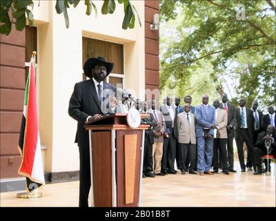 Südsudan: Salva Kiir Mayardit (13. September 1951 -), Präsident des Südsudan, 2011. Salva Kiir Mayardit ist eine Dinka, die jedoch einen anderen Clan hat als der ehemalige Südsudan-Präsident John Garang. Ende 1960s schloss sich Kiir der Anyanya im ersten sudanesischen Bürgerkrieg an. Zum Zeitpunkt des Abkommens von Addis Abeba von 1972 war er ein hochrangiger Beamter. 1983, als Garang sich einer Meuterei der Armee anschloss, die er niedergeschlagen hatte, schlossen sich Kiir und andere Führer des Südens der aufständischen sudanesischen Volksbefreiungsbewegung (SPLM) im zweiten Bürgerkrieg an. Kiir stieg schließlich an die Spitze des militärischen Flügels der SPLA auf. Stockfoto