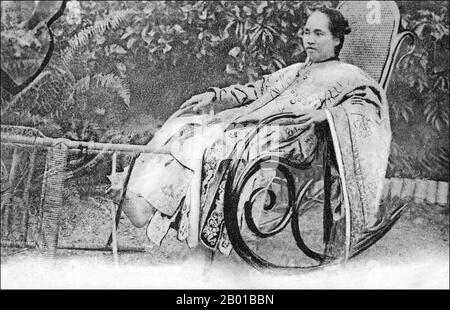 Vietnam: 'Une Bàlôn Annamite' - vietnamesische Dame in einem Schaukelstuhl, Saigon, 1908. Das Bild einer vietnamesischen Frau aus der Kolonialzeit bedeutet, in einem Schaukelstuhl zu sitzen, Saigon, 1908. Stockfoto