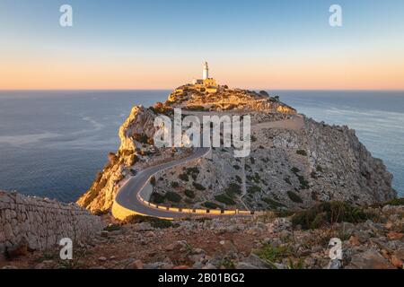 Leuchtturm von Cap de Formentor im Nordosten der baleareninsel Mallorca (Mallorca) um Sonnenuntergang Stockfoto