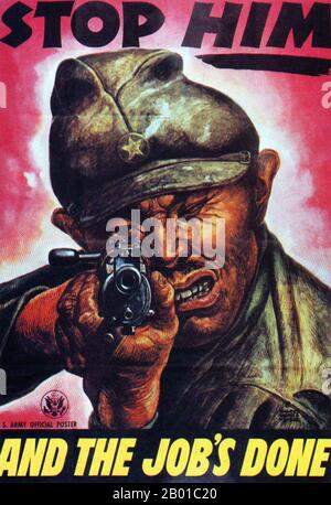 USA/Japan: „Stoppen Sie ihn und die Arbeit ist erledigt“. Antijapanisches Propagandaplakat DER US-Armee, 2. Weltkrieg (1941-1945). Poster von Harry Morse Meyers (1886-1961, gemeinfrei), c. 1941-1945. Der Pazifische Krieg, manchmal auch Asien-Pazifik-Krieg genannt, bezieht sich im Großen und Ganzen auf die Teile des Zweiten Weltkriegs, die im Pazifischen Ozean, seinen Inseln und im Fernen Osten stattfanden. Der Begriff Pazifischer Krieg wird verwendet, um das Theater am Pazifischen Ozean, das Theater am Südwestpazifik, das südostasiatische Theater und den Zweiten Chinesisch-Japanischen Krieg, einschließlich des sowjetisch-japanischen Konflikts von 1945, zu umfassen. Stockfoto