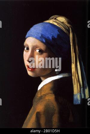 Niederlande: 'Mädchen mit einem Perlenohrring'. Öl auf Leinwand Gemälde von Johannes Vermeer (31. Oktober 1632 - 15. Dezember 1675), c. 1665. Das Gemälde 'Girl with a Pearl Earring' (Niederländisch: Het Meisje met de Parel) ist eines der Meisterwerke des niederländischen Malers Johannes Vermeer und verwendet, wie der Name schon sagt, einen Perlenohrring als Brennpunkt. Heute befindet sich das Gemälde in der Mauritshuis-Galerie in Den Haag. Es wird manchmal als "die Mona Lisa des Nordens" oder "die niederländische Mona Lisa" bezeichnet. Stockfoto