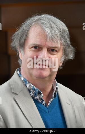 London, Großbritannien. Februar 2020. Paul Merton besucht vor dem Aprillauf der Show im London Coliseum, am Boulevard Theatre, London Credit: Nils Jorgensen/Alamy Live News Stockfoto