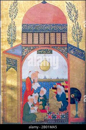 Iran/Persien: Astronomiestudierende mit ihrem Lehrer, die Messungen aus einem Astrolabe lesen. Miniaturmalerei aus einem persischen Manuskript aus dem 15. Jahrhundert. Eine persische Miniatur ist ein kleines Gemälde auf Papier, ob eine Buchillustration oder ein separates Kunstwerk, das in einem Album solcher Werke aufbewahrt werden soll, das Muraqqa genannt wird. Die Techniken sind weitgehend mit den westlichen und byzantinischen Traditionen der Miniaturen in beleuchteten Handschriften vergleichbar. Obwohl es eine ebenso gut etablierte persische Tradition der Wandmalerei gibt, ist die Überlebensrate und der Erhaltungszustand von Miniaturen besser. Stockfoto