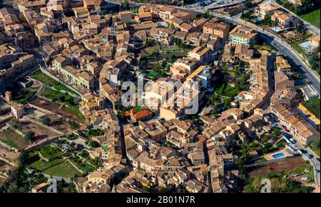 Wohngebiet in Valldemossa, 09.01.2020, Luftbild, Spanien, Balearen, Mallorca, Valldemossa Stockfoto