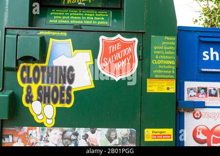 Recycling only bin, cleidungs & shoes, kent, UK Stockfoto