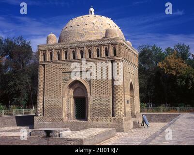 Usbekistan: Das Mausoleum Ismail Samani aus dem 10. Jahrhundert in Buchara. ISMA’il ibn Ahmad (Abu Ibrahim Ismail ibn Ahmad, d. November 907), auch Amir Adil (der gerechte Kommandant) genannt, war der persische Samaniden Amir von Transoxiana (R. 892–907) und Khorasan (R. 900–907). Seine Herrschaft sah die Entstehung der Samaniden als mächtige Kraft an. Er war der Sohn von Ahmad ibn Asad und ein Nachkomme von Saman Khuda, dem Gründer der Samaniden-Dynastie, der sich dem Zoroastrismus entzog und den Islam anschloss. Ismail gilt als Vater der tadschikischen Nation. Buchara wurde 500 v. Chr. in der heutigen Arche gegründet. Stockfoto