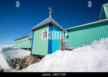 Eine kleine Kapelle auf der Vernadsky-Station eine ehemalige britische Forschungsbasis, die sich heute im Besitz der Ukrainer auf der Insel Galindez auf den Argentinischen Inseln vor der Ant befindet Stockfoto