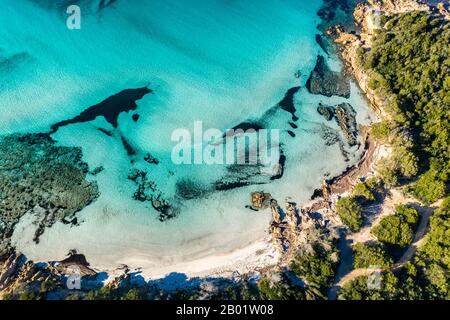 Blick auf den Strand Grande Pevero in Costa Smeralda, Nordsardinien, Porto Cervo Stockfoto