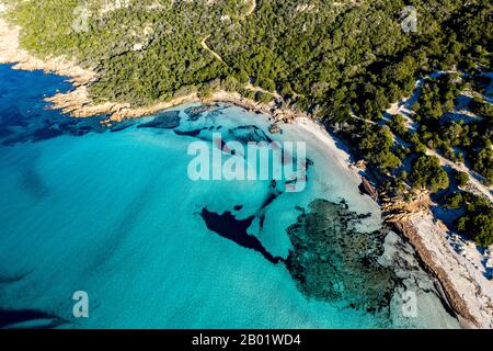 Blick auf den Strand Grande Pevero in Costa Smeralda, Nordsardinien, Porto Cervo Stockfoto