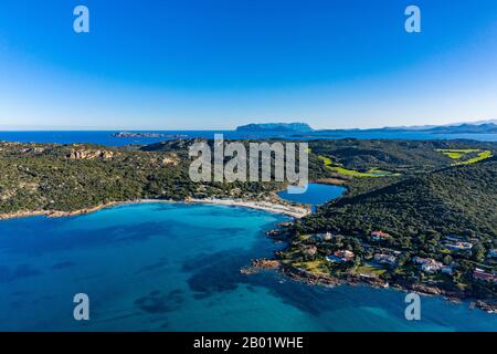 Blick auf den Strand Grande Pevero in Costa Smeralda, Nordsardinien, Porto Cervo Stockfoto