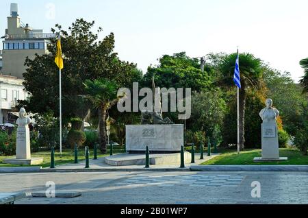 Alexandroupolis, Griechenland - 17. September 2016: Denkmal von Domna und Chatzi Antonis Bisbizi, Freiheitskämpfer im 19. Jahrhundert Stockfoto