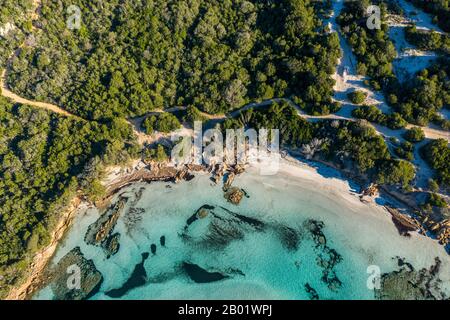 Blick auf den Strand Grande Pevero in Costa Smeralda, Nordsardinien, Porto Cervo Stockfoto