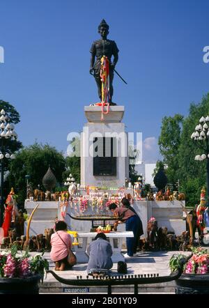 Thailand: King Mangrai Memorial, Chiang Rai, Nordthailand. König Mangrai (1239–1311) war der 25. König von Ngoen Yang (1261–1296) und der erste König von Chiang Mai (1296–1311), Hauptstadt des Königreichs Lanna (1296–1558). Stockfoto