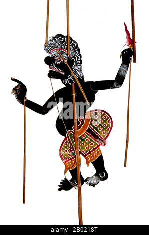 Thailand: Nang talung Marionettenfigur, Shadow Puppet Theatre, Nakhon Sri Thammarat. „Nang talung“ ist das im Süden Thailands beliebte Schattenpuppentheater. Es handelt sich um eine Kunstform, die bereits 400 v. Chr. in Südostasien entstanden sein soll. Die Aufführungen dauern in der Regel bis in die Nacht und bleiben ein wesentlicher Bestandteil des Dorflebens im tiefen Süden Thailands. „Nang“ bedeutet „Tierfell“, aus dem die Figuren geschnitten werden. „Talung“ bezieht sich auf Phatthalung, eine Stadt im Süden Thailands, in der die Kunstform ihren Ursprung hat. Stockfoto