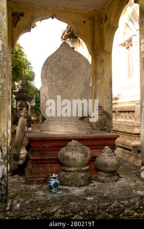 Wat Sao Thong Tong (Goldener Säulentempel), auch Wat Wang Tawan Tok genannt, wurde in den Jahren von 1888-1901 erbaut. Das Tempelgelände enthält drei alte verbundene Häuser, feine Beispiele traditioneller Architektur im südthailändischen Stil. Stockfoto