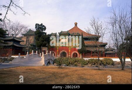 Der Tempel des extremen Glücks wurde von Kaiser Qianlong (1711 - 1799), dem fünften Kaiser der von Mandschu geführten Qing-Dynastie, und dem vierten Qing-Kaiser erbaut, der über China ordnungsgemäß herrschen sollte. Stockfoto