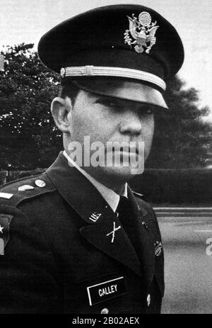 USA/Vietnam: William Laws Calley (* 8. Juni 1943 bis 28. April 2024), ein verurteilter amerikanischer Kriegsverbrecher und ehemaliger Offizier der US-Armee, der wegen Mordes für schuldig befunden wurde, weil er am 16. März 1968 während des Vietnamkriegs am My Lai Massaker beteiligt war. Das Massaker von My Lai war der Massenmord an 347-504 unbewaffneten Zivilisten in Südvietnam am 16. März 1968 durch Soldaten der United States Army der 'Charlie' Company des 1. Bataillons, 20. Infanterieregiment, 11. Brigade der Amerikanischen Division. Die meisten Opfer waren Frauen, Kinder (einschließlich Babys) und ältere Menschen. Viele wurden vergewaltigt, geschlagen und gefoltert. Stockfoto