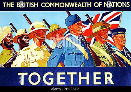 Vereinigtes Königreich: "The British Commonwealth Of Nations Together". Propagandaplakat für die militärische Einheit des britischen Commonwealth of Nations, ca. 1943-1945. 1884 beschrieb Lord Rosebery während seines Besuchs in Australien das sich wandelnde britische Empire, da einige seiner Kolonien unabhängiger wurden, als „Commonwealth of Nations“. Konferenzen britischer und kolonialer Premierminister fanden seit der ersten Konferenz im Jahr 1887 regelmäßig statt, was zur Gründung der Imperial Conferences im Jahr 1911 führte. Das commonwealth entwickelte sich aus den Kaiserlichen Konferenzen. Stockfoto