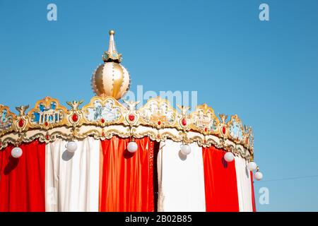 Moskau, Russland - 20. August 2019: Karussell auf dem Revolutionsplatz Stockfoto