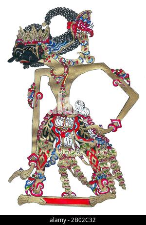 Indonesien: Figur von Antareja, Wayang Kulit („Schattenpuppe“) Figur aus dem alten hinduistischen Epos Mahabharata. Wayang ist ein javanisches Wort für bestimmte Arten von Theater (wörtlich „Schatten“). Wenn der Begriff für Arten von Marionettentheater verwendet wird, wird die Marionette selbst manchmal als Wayang bezeichnet. Aufführungen des Schattenpuppentheaters werden von Gamelan in Java begleitet. Anantaraja, oder häufiger als Antareja abgekürzt, ist eine der Marionettenfiguren, die nicht im ursprünglichen Mahabharata enthalten sind, sondern die Entstehung späterer javanischer Literatur. Er war der älteste Sohn von Wrekodara. Stockfoto