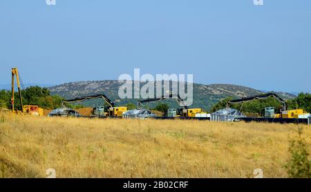 Kavisos, Griechenland - 18. September 2016: Werkzeuge und Geräte für die Herstellung von Gaspipeline im Raum Evros Stockfoto