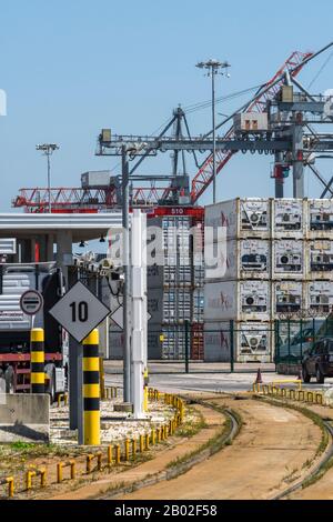 Blick in den Hafen von Lissabon Stockfoto