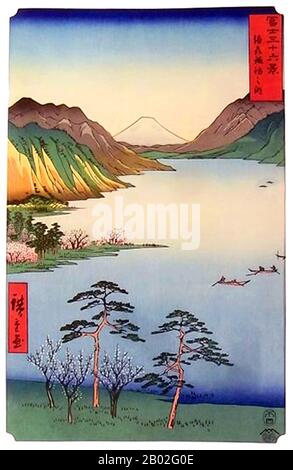 Sechsunddreißig Ansichten des Fuji (japanisch: 富士三十六景; Fuji Sanjū-Rokkei) ist der Titel zweier Holzblockdrucke des japanischen Ukiyo-e-Künstlers Andō Hiroshige, die den Fuji in verschiedenen Jahreszeiten und Wetterbedingungen von verschiedenen Orten und Entfernungen darstellen. Die Serie von 1852 ist im Querformat ausgerichtet, die Serie von 1858 im Hochformat. Utagawa Hiroshige (歌川 広重, * um die Welt der Künstler) (* um die Welt der  ; † 12. Oktober 1858) war ein japanischer Ukiyo-e-Künstler und einer der letzten großen Künstler dieser Tradition. Er wurde auch als Andō Hiroshige (安藤 広重) bezeichnet (eine unregelmäßige Kombination von Familiennamen und Stockfoto