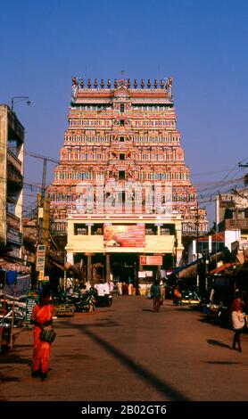 Der Tempel von Thillai Natarajah, Chidambaram oder Chidambaram ist ein Hindutempel, der Lord Shiva gewidmet ist. Der Tempel, wie er heute steht, ist hauptsächlich aus dem 12. Und 13. Jahrhundert CE, mit späteren Ergänzungen in ähnlichem Stil. Stockfoto