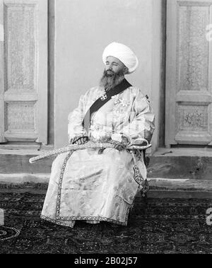 Das Emirat Buchara (persisch: شاهنشاهی بخارا‎) war ein zentralasiatischer Staat, der von 175-1920 bestand. Es besetzte das Land zwischen den Flüssen Amu Darya und Syr Darya, das früher als Transoxiana bekannt war. Ihr Kerngebiet war das Land entlang des unteren Zarafshan-Flusses, und seine urbanen Zentren waren die alten Städte Samarkand und die Hauptstadt des Emirats Buchara. Es war zeitgleichen mit dem Khanat von Khiva im Westen, in Khwarezm und dem Khanat von Kokand im Osten, in Fergana. Sie liegt jetzt innerhalb der Grenzen Usbekistans. Stockfoto