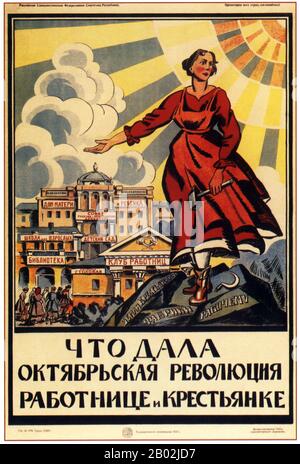 Die Russische Revolution ist der Sammelbegriff für eine Reihe von Revolutionen in Russland im Jahr 1917, die die zaristische Autokratie abbauten und zur Entstehung der Russischen SFSR führten. Der Zar wurde zur Abdankung gezwungen, und das alte Regime wurde während der ersten Revolution vom Februar 1917 (März im gregorianischen Kalender; der ältere julianische Kalender war damals in Russland in Gebrauch) durch eine provisorische Regierung ersetzt. In der zweiten Revolution im Oktober wurde die Provisorische Regierung abgesetzt und durch eine bolschewistische (kommunistische) Regierung ersetzt. Stockfoto