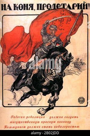 Die Russische Revolution ist der Sammelbegriff für eine Reihe von Revolutionen in Russland im Jahr 1917, die die zaristische Autokratie abbauten und zur Entstehung der Russischen SFSR führten. Der Zar wurde zur Abdankung gezwungen, und das alte Regime wurde während der ersten Revolution vom Februar 1917 (März im gregorianischen Kalender; der ältere julianische Kalender war damals in Russland in Gebrauch) durch eine provisorische Regierung ersetzt. In der zweiten Revolution im Oktober wurde die Provisorische Regierung abgesetzt und durch eine bolschewistische (kommunistische) Regierung ersetzt. Stockfoto