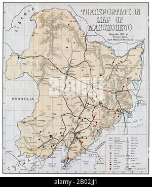 Die Südmandschureibahn wurde als Teil der chinesischen Ostbahn in den Jahren 1898-1903 von Kaiserlich Russland nach der russisch-chinesischen Konvention und der Konvention von Peking 1860 gebaut. Die Eisenbahngesellschaft der Südmandschurei (南満州鉄道株式会社/南満洲鉄道株式会社 Minami Manshū Tetsudō Kabushiki-gaisha, oder 満鉄 Mantetsu) (Chinesisch: 南满铁路） war ein Unternehmen, das 1906 im Reich von Japan gegründet wurde, nach dem Russisch-Japanischen Krieg (1904-1905) übernommen wurde und innerhalb Chinas in der von Japan kontrollierten Eisenbahnzone Südmandschurei operierte. Die Bahn selbst verlief von Lüshun Port an der Südspitze der Liaodong-Halbinsel nach H Stockfoto