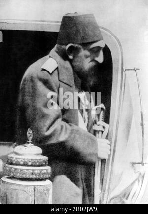 Abdul Hamid II. (Osmanisch-türkisch: عبد الحميد ثانی, 'Abdü'l-Ḥamīd-i sânî; türkisch: İkinci Abdülhamit; 22. September 1842 - 10. Februar 1918) war der 34. Sultan des Osmanenreiches und der letzte Sultan, der eine effektive autokratische Kontrolle über den fraktionierenden Staat ausübt. Er überwachte eine Zeit des Machtabschwungs und des Ausmaßes des Kaiserreichs, einschließlich weitverbreiteter Pogrome und Regierungsmassakre gegen die Minderheiten des Kaiserreichs (nach ihm die hamidischen Massaker genannt) sowie eines Attentatsversuchs, Urteil vom 31. August 1876 bis zur Entmachtung kurz nach der Jungen Türkischen Revolution von 1908, am Stockfoto