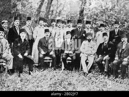 Eine geheime Sitzung Des Ausschusses für Union und Fortschritt (Junge Partei der Türkei) fand mit folgenden Punkten statt: Mehmed Talaat Pasha, Der Innenminister, Dschemal Bey Pasha, Befehlshaber geheime Staatspolizei, Enver Pasha, Kriegsminister, Halil Bey, Außenminister; Mehmed Djavid - Finanzminister; Sagte Halim - Großwesier; Alusa Mussa Kiazim - Sheik-ul-Islam von Kurdistan; Rifaat Bey- Präsident des Senats; Hachim Bey-Minister für Kommunikation; Kemal Bey - Landwirtschaftsminister; Mustafa Kemal - Stabschef der Armee Zweck dieses geheimen Treffens war es, ein zu arrangieren Stockfoto