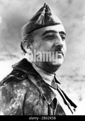 Francisco Franco Bahamonde (4. Dezember 1892 - 20. November 1975) war von 1939 bis zu seinem Tod 1975 Diktator Spaniens. Als Konservativer war er schockiert, als die Monarchie im Jahr 1931 entfernt und durch eine demokratische republik ersetzt wurde. Mit den Wahlen von 1936 fielen die Konservativen und die linke Volksfront kam an die Macht. Mit Blick auf den Sturz der republik haben Franco und andere Generäle einen teilweise erfolgreichen Staatsstreich inszeniert, der den spanischen Bürgerkrieg in Gang setzte. Mit dem Tod der anderen Generäle wurde Franco schnell der einzige Führer seiner Fraktion. Franco erhielt militärische Unterstützung durch den örtlichen Faschisten, Stockfoto