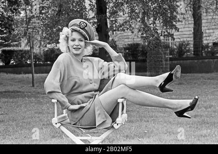 Sunnyi Melles, schweizerische Schauspielerin bei einem Fotoshoot, Deutschland 1980er Jahre. Schweizer Schauspielerin Sunnyi Melles während eines Fotoshootings, Deutschland 1980er Jahre. Stockfoto