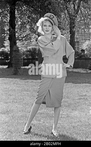 Sunnyi Melles, schweizerische Schauspielerin bei einem Fotoshoot, Deutschland 1980er Jahre. Schweizer Schauspielerin Sunnyi Melles während eines Fotoshootings, Deutschland 1980er Jahre. Stockfoto