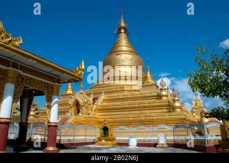 Kuthodaw Pagode, wörtlich übersetzt Königliche Verdienstpagode, und formal Mahalawka Marazein genannt, ist ein buddhistischer Tempel und Stupa in Mandalay, Zentral-Birma. Es liegt am Fuße des Mandalay Hill und wurde während der Herrschaft von König Mindon (15-78) erbaut. Der über seinen Terrassen vergoldete Stupa selbst ist 57 m hoch und ist der Shwezigon-Pagode in Nyaung-U bei Bagan nachempfunden. Auf dem Gelände der Pagode befinden sich 729 "kyauksa gu"- oder Steininschrifthöhlen, die jeweils eine beidseitig beschriftete Marmorplatte mit einer Textseite aus dem Tipitaka, dem gesamten Pali-Canon Des Ther, enthalten Stockfoto