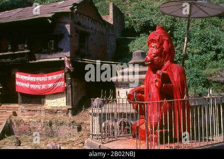 Die Hindu-Gottheit Hanuman ist ein glühender Anhänger von Rama, einer zentralen Figur im indischen Epos Ramayana. Als General unter den Vanaras, einer ape-ähnlichen Rasse der Waldbewohner, ist Hanuman eine Inkarnation des Göttlichen und ein Schüler von Lord Sri Rama im Kampf gegen den Dämonenkönig Ravana. Die am meisten verehrten Hindu-Stätte in Nepal ist der weitläufige Pashupatinath-Tempelkomplex, fünf Kilometer östlich des zentralen Kathmandu. Im Mittelpunkt der Hingabe steht hier ein großer silberner Shivalingam mit vier Seitenflächen aus Shiva, der zu einem "Chaturmukhi-Linga" oder zu einem vierseitigen Shivalingam wird. Paschupati ist einer von Stockfoto