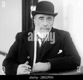 Vereinigtes Königreich/Polen: Joseph Conrad, geb. Józef Teodor Konrad Korzeniowski (1857–1924), der 1920 mit dem Schiff in New York ankam. Joseph Conrad (* Józef Teodor Konrad Korzeniowski in Berdichev, Ukraine) war ein polnischer Schriftsteller, der in englischer Sprache schrieb, nachdem er sich in England niedergelassen hatte. Conrad gilt als einer der großen Schriftsteller in Englisch, obwohl er die Sprache erst in seinen Zwanzigern fließend sprach (und dann immer mit deutlichem polnischem Akzent). Stockfoto