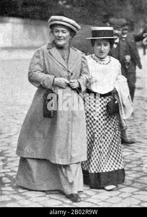 Clara Zetkin (geborene Eissner; 5. Juli 1857 - 20. Juni 1933) war eine deutsche marxistische Theoretikerin, Aktivistin und Verfechterin der Frauenrechte. Im Jahr 1911 organisierte sie den ersten Internationalen Frauentag. Bis 1917 war sie in der Sozialdemokratischen Partei Deutschlands aktiv, danach trat sie der Unabhängigen Sozialdemokratischen Partei Deutschlands (USPD) und deren linksextrem Flügel, der Spartakistenliga, bei. Aus dieser ging später die Kommunistische Partei Deutschlands (ZK) hervor, die sie während der Zeit der Zeit der Zeit von 1920 bis 1933 im Reichstag vertrat. Rosa Luxemburg (auch Rozalia Luxemburg; poln.: Róża Luksemburg; 5. März 1871 Stockfoto