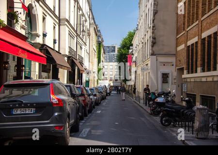 Fußgänger in Le Marais, Paris Stockfoto