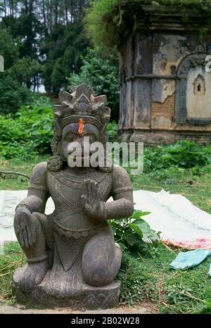 Die Hindu-Gottheit Hanuman ist ein glühender Anhänger von Rama, einer zentralen Figur im indischen Epos Ramayana. Als General unter den Vanaras, einer ape-ähnlichen Rasse der Waldbewohner, ist Hanuman eine Inkarnation des Göttlichen und ein Schüler von Lord Sri Rama im Kampf gegen den Dämonenkönig Ravana. Stockfoto