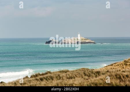 Godrevy Lighthouse auf Godrevy Island, in der Nähe von Hayle, der nordkornischen Küste, Cornwall, England Stockfoto