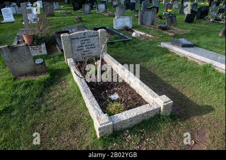 Oxford, England, Großbritannien. Februar 2020 Die letzte Ruhestätte von John Ronald Reuel Tolkien (von 1892 bis 1973) und Edith Mary Tolkien (von 1889-1971) Stockfoto