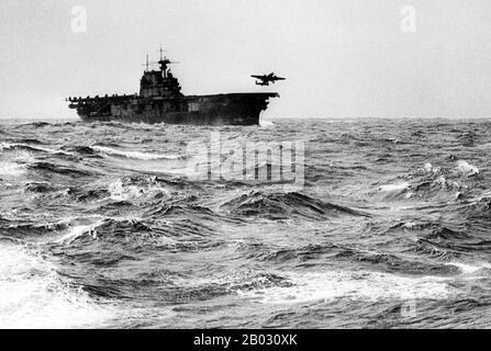 Der Doolittle Raid, auch bekannt als Tokioter Überfall, am 18. April 1942 war ein luftangriff der Vereinigten Staaten auf die japanische Hauptstadt Tokio und andere Orte auf der Honshu-Insel während des zweiten Weltkriegs, der erste luftangriff, der die japanischen Home Islands traf. Es zeigte, dass Japan selbst anfällig für amerikanischen Luftangriff war, diente als Vergeltung für den japanischen Angriff auf Pearl Harbor am 7. Dezember 1941 und sorgte für einen wichtigen Schub für die amerikanische Moral bei gleichzeitiger Beschädigung der japanischen Moral. Der überfall wurde von Oberstleutnant James Doolittle geplant und geleitet. Sechzehn US-Army Air Forces B-25B Mitchell Medium Stockfoto