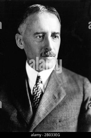 Henry Lewis Stimson (* 21. September 1867 in New York; † 20. Oktober 1950) war ein US-amerikanischer Staatsmann, Jurist und Politiker der Republikanischen Partei und außenpolitischer Sprecher. Er diente als Kriegsminister (zwischen 1911 und 1913) unter dem Republikaner William Howard Taft und als Gouverneur der Philippinen (zwischen den Jahren von 1929 und 1929). Als Staatssekretär (1929-1933) unter dem republikanischen Präsidenten Herbert Hoover artikulierte er die Stimson-Doktrin, die die amerikanische Opposition gegen die japanische Expansion in Asien verkündete. Er war erneut Kriegsminister (1940-1945) unter den Demokraten Franklin D. Roosevelt und Harry S. Truman und war ein führender Stockfoto