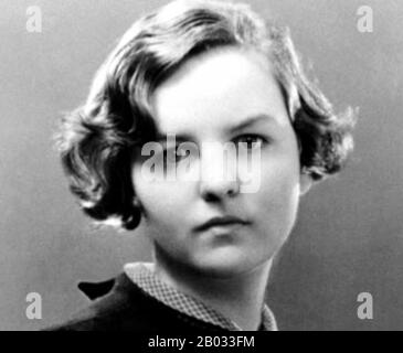 Jessica Lucy Freeman-Mitford (11. September 1917 - 22. Juli 1996) war eine englische Autorin, Journalistin, Bürgerrechtlerin und politische Kämpferin und gehörte zu den Mitford-Schwestern. Sie wurde 1944 amerikanische Staatsbürgerin. Stockfoto