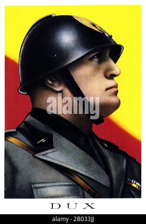 Benito Amilcare Andrea Mussolini (29. Juli 1883 - 28. April 1945) war ein italienischer Politiker, Journalist und Führer der nationalen Faschistenpartei, der das Land von 1922 bis zum Sturz 1943 als Premierminister regierte. Verfassungsrechtlich regierte er bis 1925, als er alle Vorhaltungen der Demokratie fallen ließ und eine Rechtsdiktatur einrichtete. Als Il Duce ("Der Führer") bekannt, war Mussolini der Gründer des Faschismus. Stockfoto